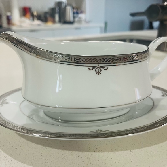 NORITAKE BUCKINGHAM PLATINUM GRAVY BOAT SET : pre owned in EXCELLENT CONDITION - Picture 3 of 7